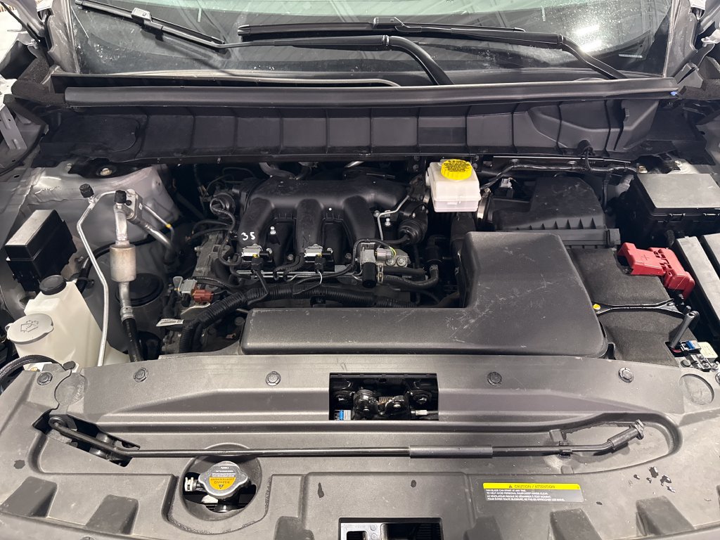 Used 2025 Nissan Pathfinder SV AWD/4WD image 43