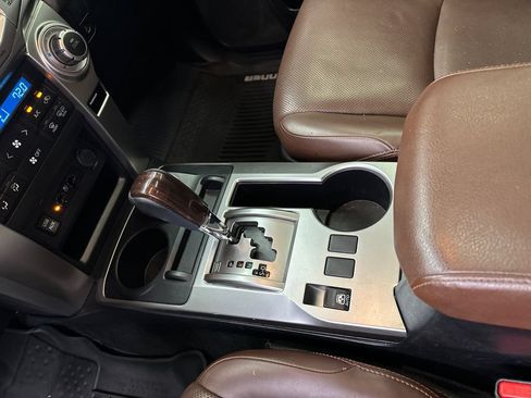Used 2019 Toyota 4Runner Limited AWD/4WD image 33
