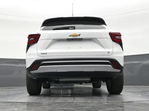 Used 2026 Chevrolet Trax LT FWD image 24