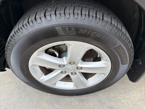 Used 2013 Toyota RAV4 XLE FWD image 36