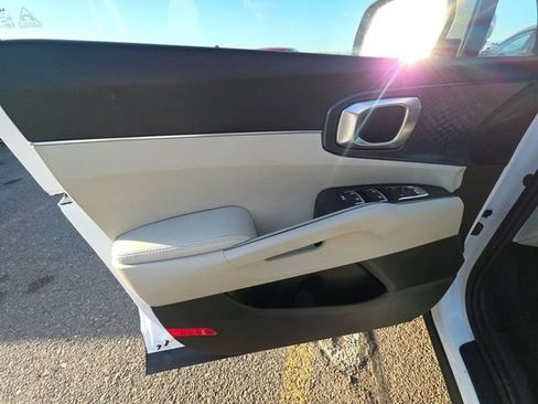 Certified 2024 Kia Sorento S w/ Panoramic Sunroof Package FWD image 7