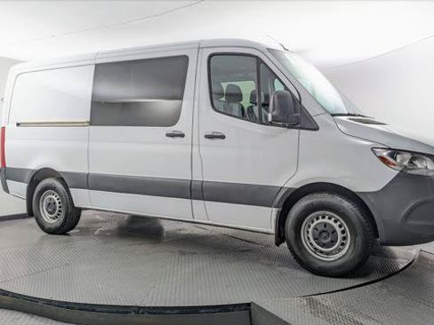 Used 2022 Mercedes-Benz Sprinter 2500 image 11