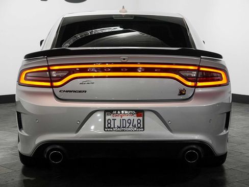 Used 2020 Dodge Charger Scat Pack w/ Navigation & Travel Group RWD image 5