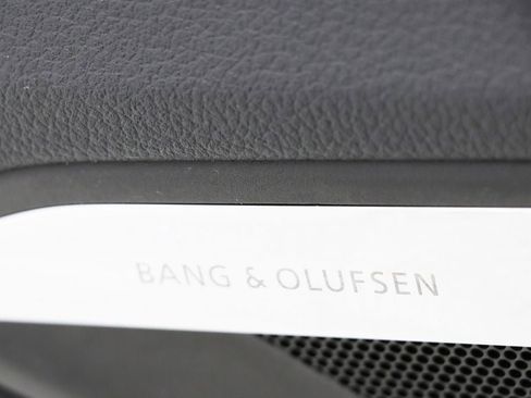 Used 2023 Audi e-tron Premium Plus w/ Premium Plus Package image 23