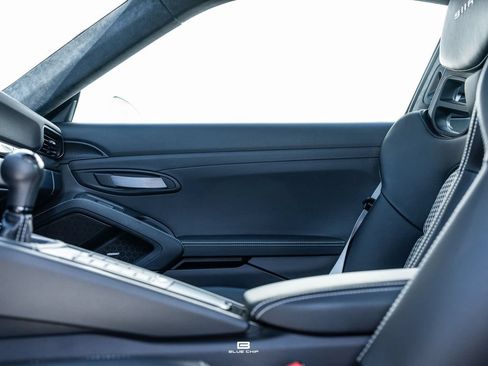 Used 2016 Porsche 911 R RWD image 7