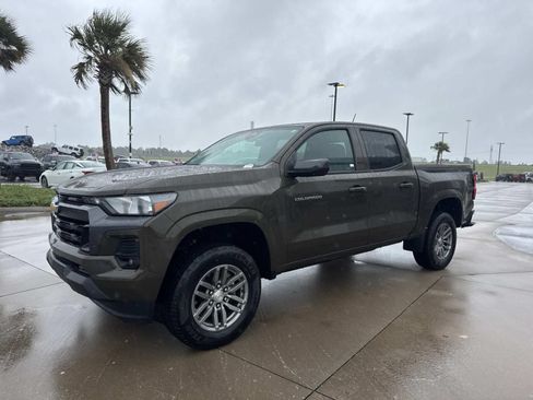 Used 2024 Chevrolet Colorado LT w/ LT Convenience Package RWD image 3