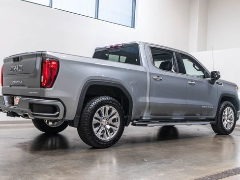 Used 2025 GMC Sierra 1500 Denali w/ Denali Carbonpro Edition AWD/4WD image 11