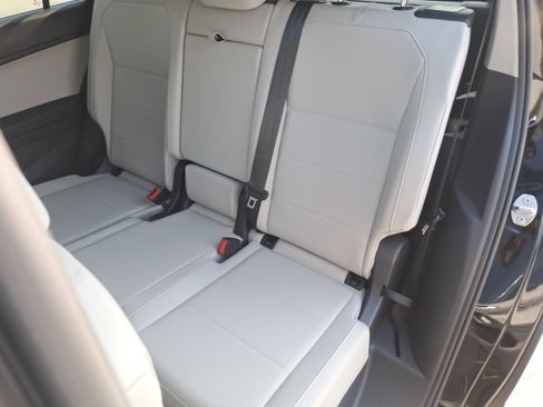 Certified 2021 Volkswagen Tiguan SE image 13