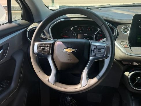 Used 2024 Chevrolet Blazer LT w/ Convenience Package FWD image 12