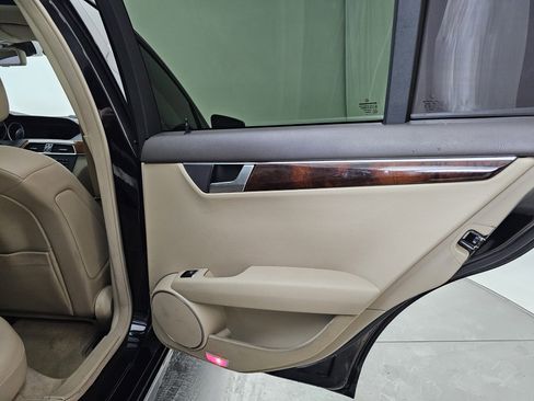 Used 2014 Mercedes-Benz C 250 Sedan image 22
