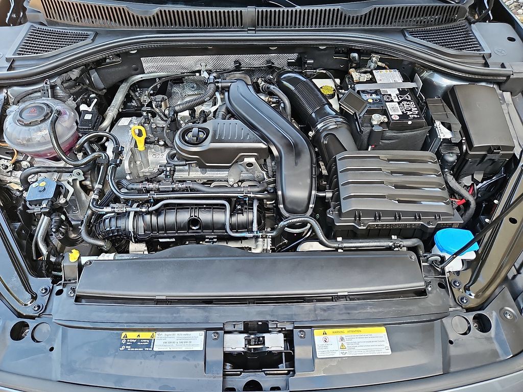 Certified 2025 Volkswagen Jetta SEL FWD image 30