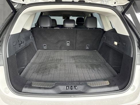 Used 2024 Lincoln Nautilus Premier AWD/4WD image 21