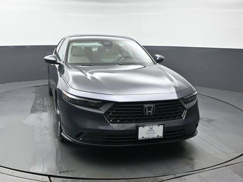Used 2023 Honda Accord EX image 10