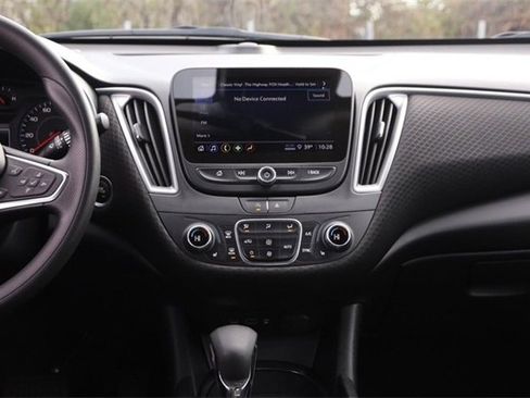 Used 2024 Chevrolet Malibu LT image 24