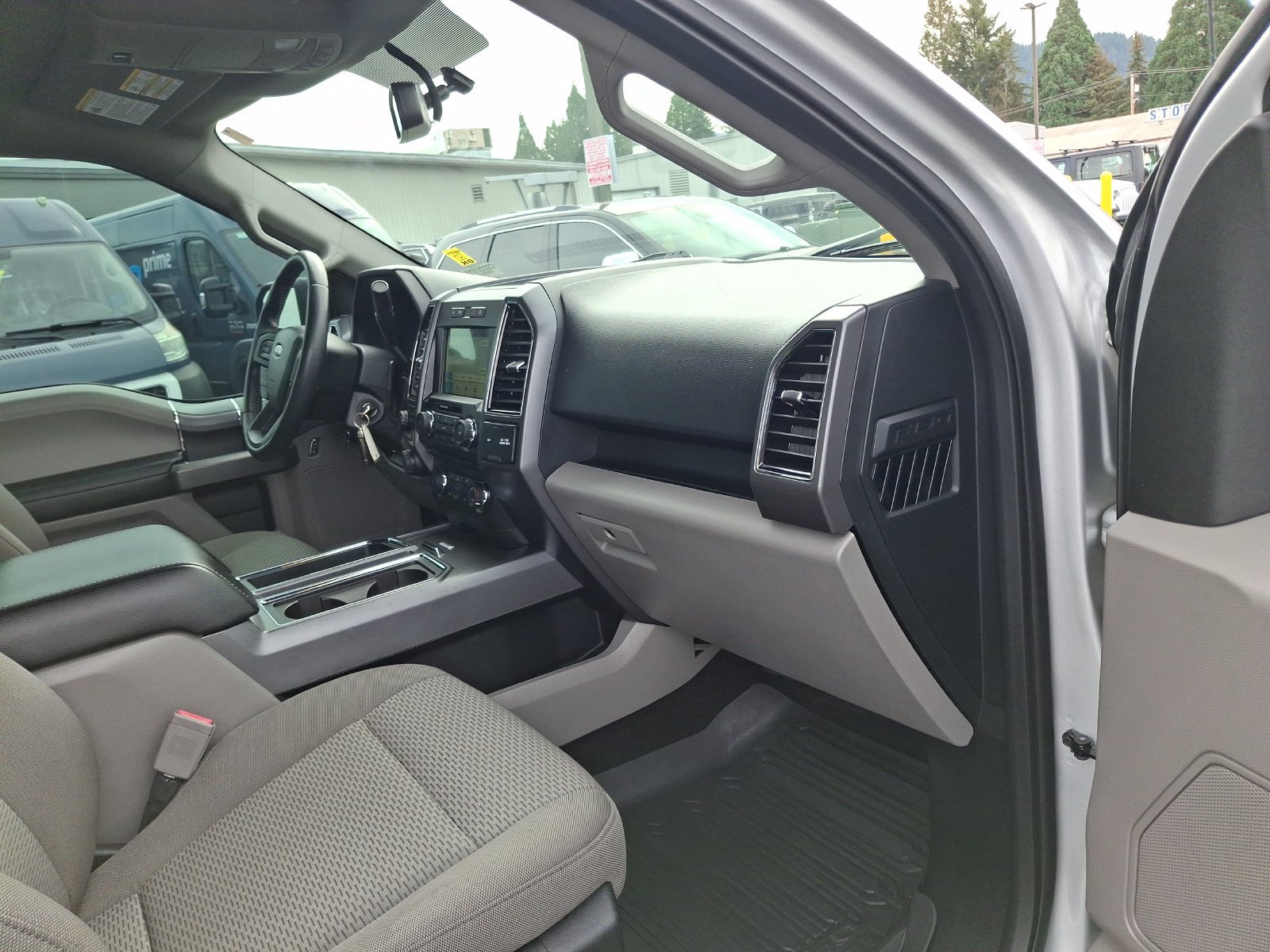 Used 2018 Ford F150 XLT w/ Equipment Group 302A Luxury AWD/4WD image 23