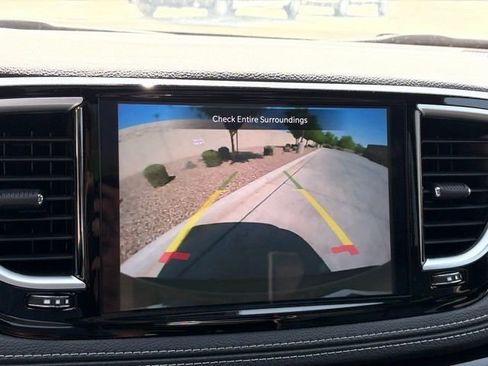 Certified 2026 Chrysler Pacifica Limited image 19