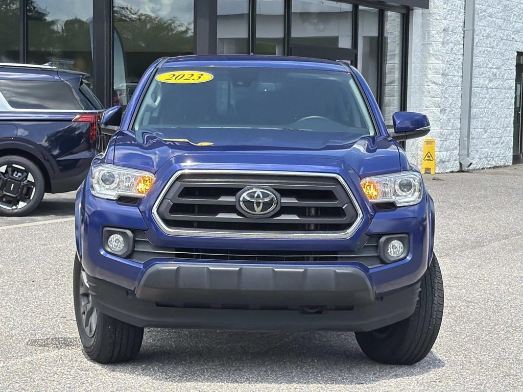Used 2023 Toyota Tacoma SR5 AWD/4WD image 2
