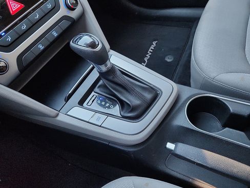 Used 2018 Hyundai Elantra SEL image 25