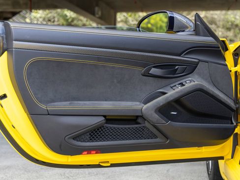 Certified 2025 Porsche 718 Boxster Spyder RS RWD image 37