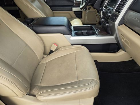 Used 2017 Ford F350 Lariat w/ Lariat Ultimate Package image 17