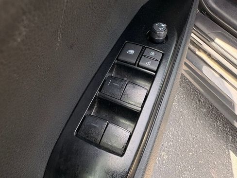 Used 2025 Toyota Camry SE FWD image 11