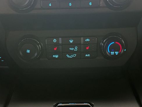 Used 2019 Ford F150 XLT w/ Equipment Group 302A Luxury image 18