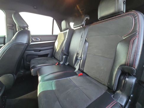 Used 2018 Ford Explorer XLT w/ Equipment Group 202A image 13