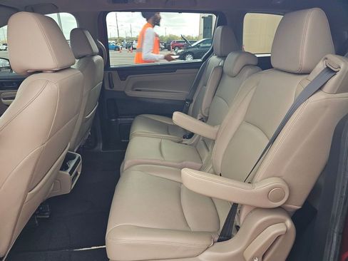 Used 2023 Honda Odyssey EX-L image 13