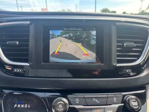 Used 2018 Chrysler Pacifica Touring Plus w/ Tire & Wheel Group FWD image 19