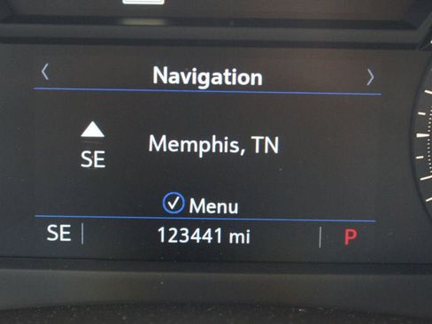 Used 2019 Cadillac XT4 Premium Luxury w/ Cold Weather Package FWD image 4