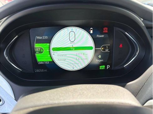 Used 2019 Chevrolet Bolt Premier w/ Infotainment Package FWD image 11