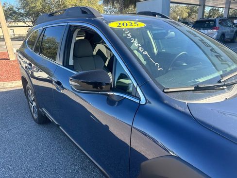 Used 2025 Subaru Outback Premium image 16