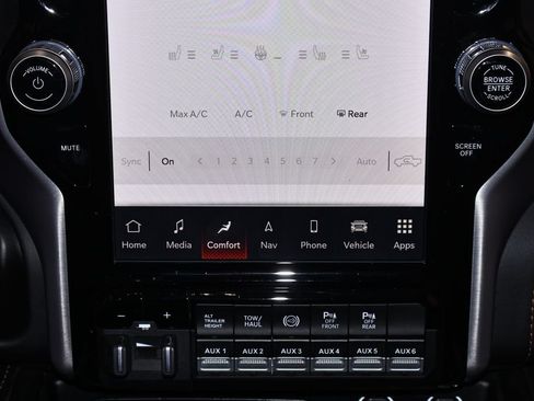 Used 2023 RAM 3500 Limited AWD/4WD image 32