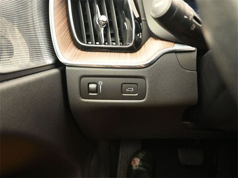 Used 2022 Volvo XC60 B6 Inscription w/ Advanced Package image 29