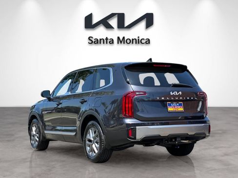 Certified 2025 Kia Telluride LX FWD image 4