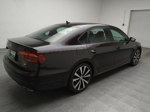Used 2018 Volkswagen Passat 3.6 FWD image 9