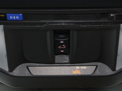 Used 2025 Subaru Forester Premium image 12