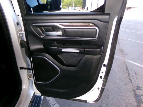 Used 2019 RAM 1500 Laramie image 17
