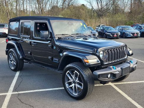 Used 2024 Jeep Wrangler Unlimited w/ Convenience Group AWD/4WD image 3