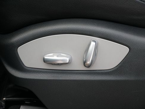 Used 2017 Porsche Cayenne S image 12