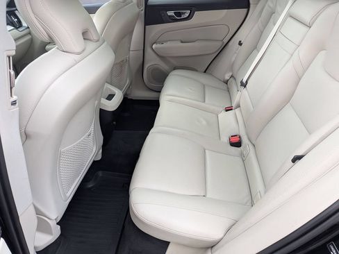 Used 2019 Volvo XC60 T6 Momentum w/ Protection Package Premier AWD/4WD image 19