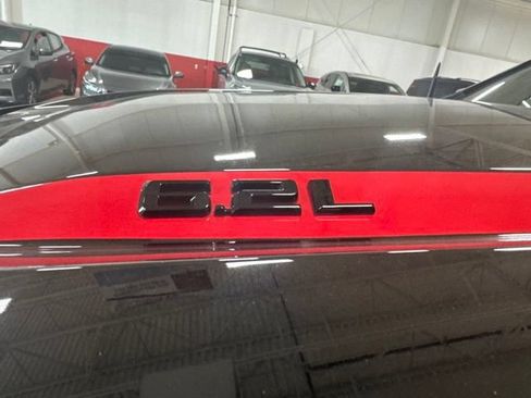 Used 2021 Chevrolet Silverado 1500 LT Trail Boss w/ Convenience Package II AWD/4WD image 3