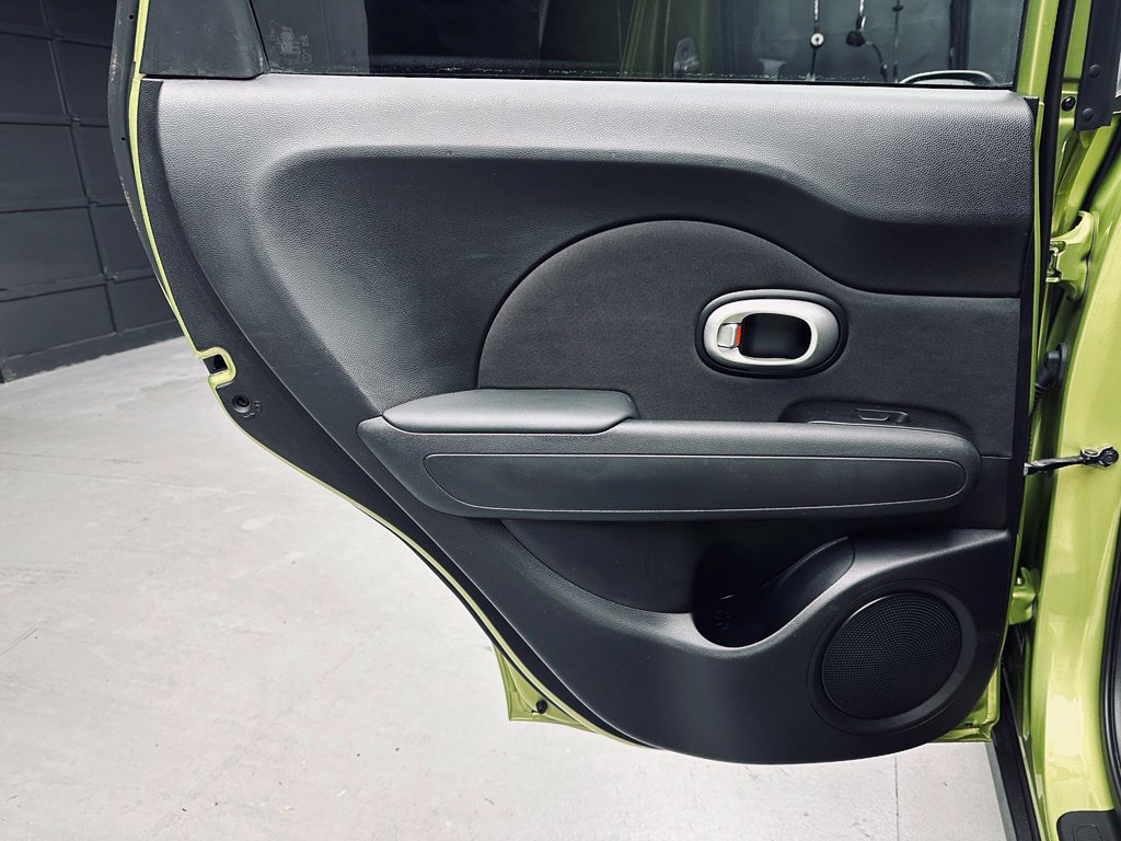 Used 2014 Kia Soul FWD image 25