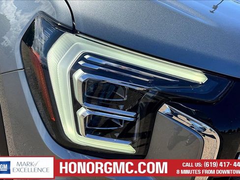 Used 2025 GMC Terrain Elevation AWD/4WD image 32