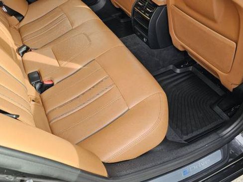 Used 2019 BMW 530e xDrive w/ Convenience Package AWD/4WD image 36