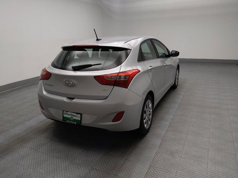 Used 2017 Hyundai Elantra GT image 9