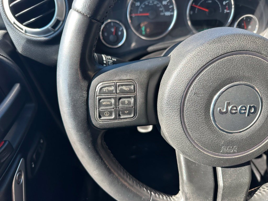 Used 2014 Jeep Wrangler Unlimited Sahara w/ Connectivity Group AWD/4WD image 19