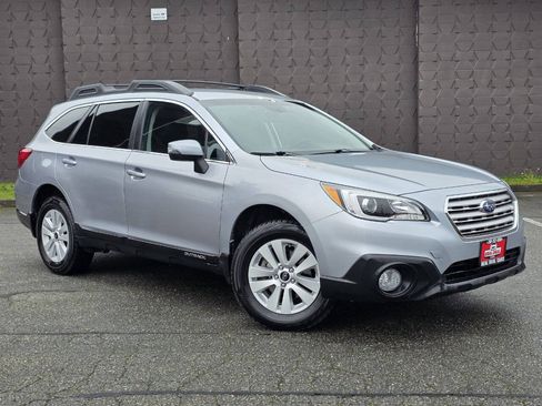 Used 2016 Subaru Outback 2.5i Premium AWD/4WD image 3