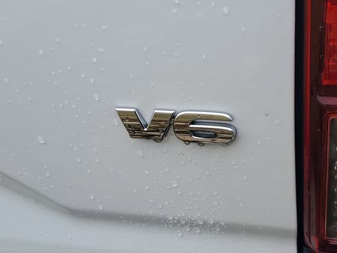 Used 2017 Toyota Tacoma TRD Sport w/ Premium & Technology Package image 10