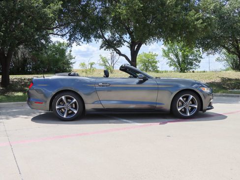 Used 2015 Ford Mustang Convertible w/ Equipment Group 051A RWD image 8